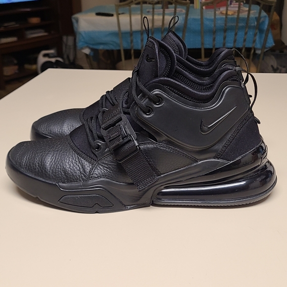 Nike Air Force 270 utility high top sneakers size 11 1/2